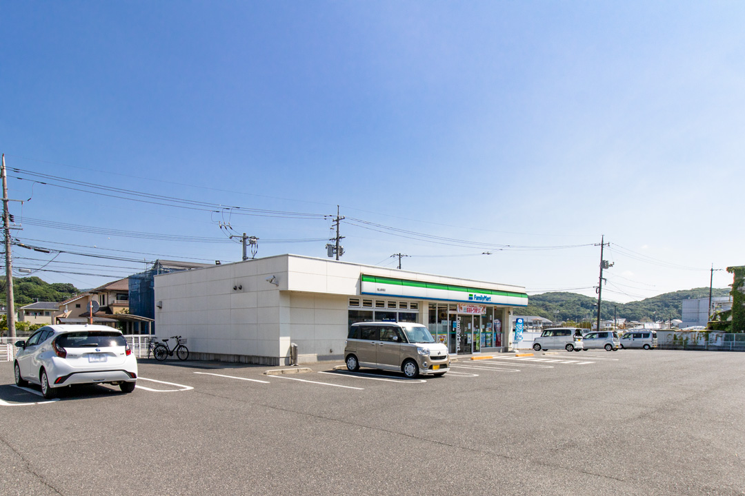 ファミリーマート岡山長岡