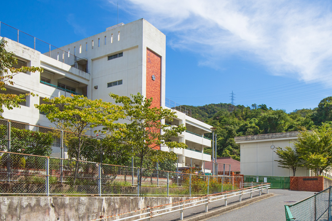 五月が丘中学校